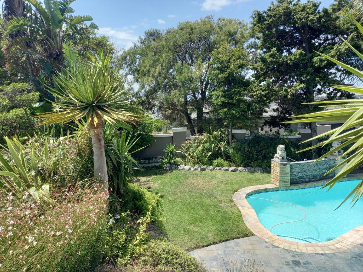 Mandalay Beach Guest House Bloubergstrand Exterior photo